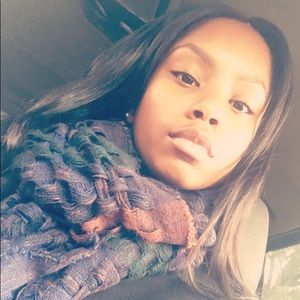 Meet your Posher, Anika